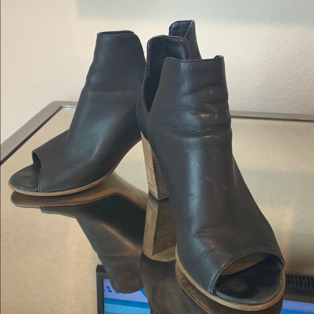 Steve Madden open toe shoes